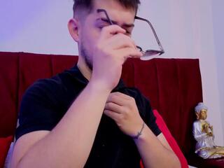 Tommas Johnson webcam model stream image