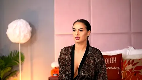 AlmaLuv webcam model stream image