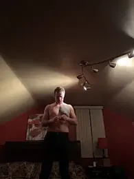 DILFiGuess1 webcam model stream image