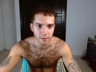 Zack Buttoon webcam model stream image