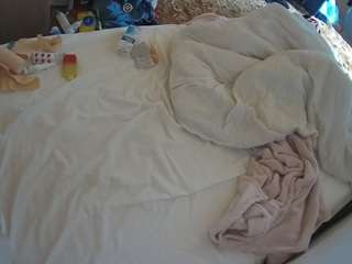 voyeurcam-julmodels-whitebed-1 webcam model stream image