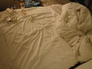 voyeurcam-julmodels-whitebed-1 webcam model stream image