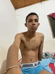 Alvarozzxv webcam model stream image