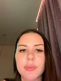 Alina_Vibe_Me webcam model stream image