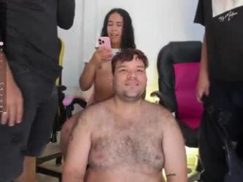 bear_big_ webcam model stream image