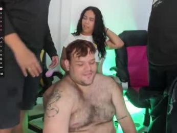 bear_big_ webcam model stream image