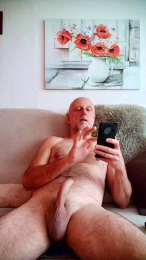 newmanbody webcam cam4 model stream image