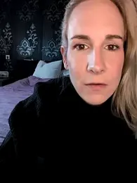 NaomiAndFriends webcam model stream image