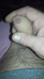 Aple82 webcam model stream image