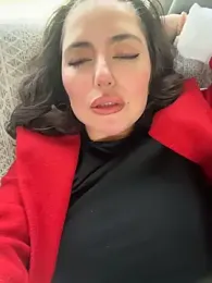 sukhakunis1 webcam stripchat model stream image