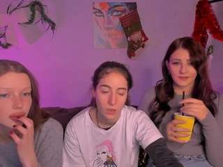 bella-cute1 webcam model stream image