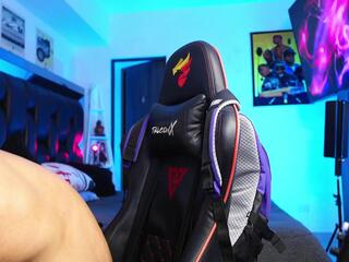 Logan Hugh webcam model stream image