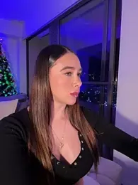 sarabell_ webcam stripchat model stream image