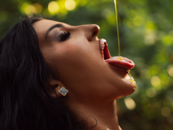 KassandraRave webcam model stream image