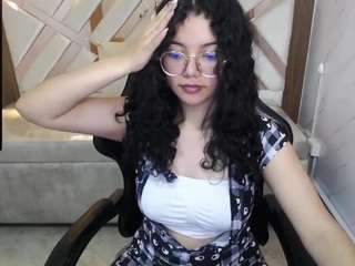 victoria-castillo-b webcam model stream image