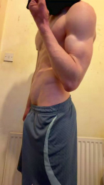 GymBuilt webcam model stream image