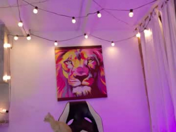 ryann_blue_ webcam model stream image