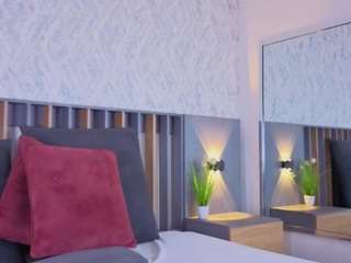 mia-oceann webcam model stream image