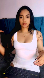Alahiateen webcam model stream image