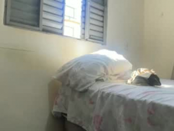 dinhoo14 webcam model stream image