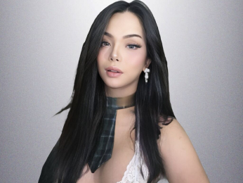 HolyAngelica webcam model stream image