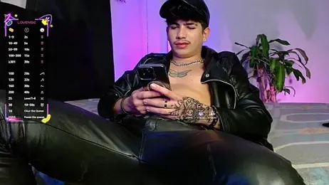 LyleBennett_ webcam model stream image