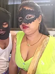 Soniya_G webcam model stream image