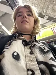 Cherry___Blossom webcam model stream image