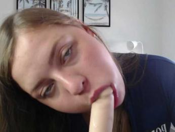 Krispyshot webcam model stream image