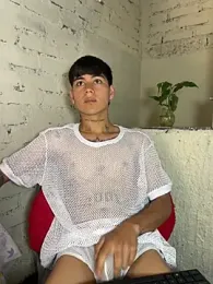 Lukas_strong webcam model stream image