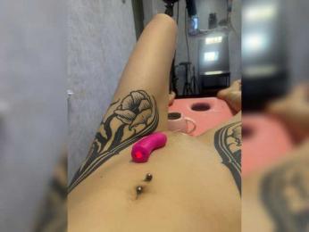 MoiMaki webcam model stream image