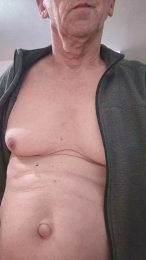 SeniorExhib webcam model stream image