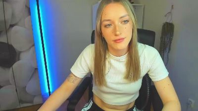 EvelynBlond webcam model stream image