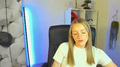 EvelynBlond webcam model stream image