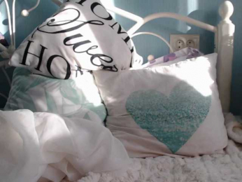 LilianaLove webcam model stream image