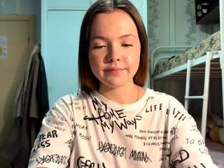 lucianicklow webcam model stream image