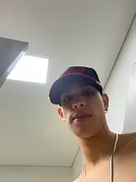 HarryGaze webcam stripchat model stream image