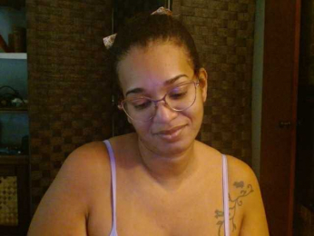 BonVivantt webcam model stream image