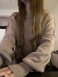 aly_golden_ webcam model stream image