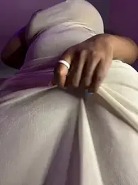 _Thirteen webcam model stream image