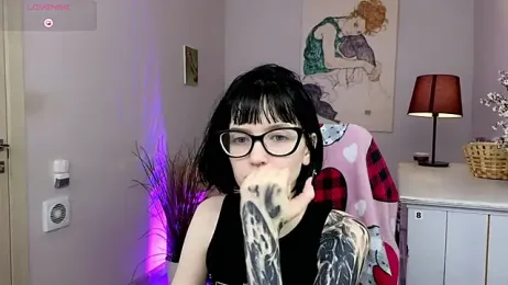 HazelTompson webcam model stream image