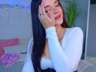 Zoya Raven webcam model stream image