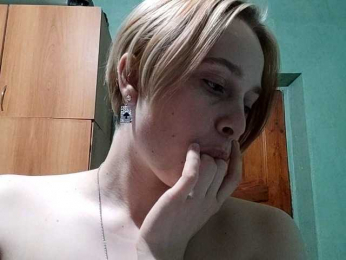 AveryFleurent webcam model stream image