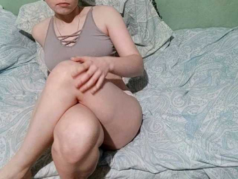 AveryFleurent webcam model stream image