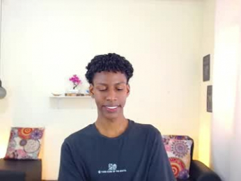 maiki18 webcam model stream image