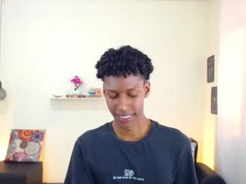 maiki18 webcam model stream image