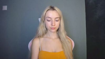 LuciaAdorable webcam model stream image