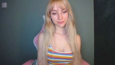 LuciaAdorable webcam model stream image