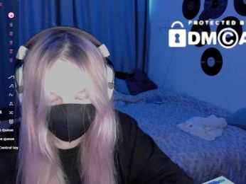 qwertikcam webcam model stream image