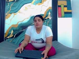 brunnette-hot webcam model stream image
